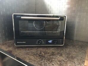 Micro-ondas, cooktop, cafeteira/chaleira