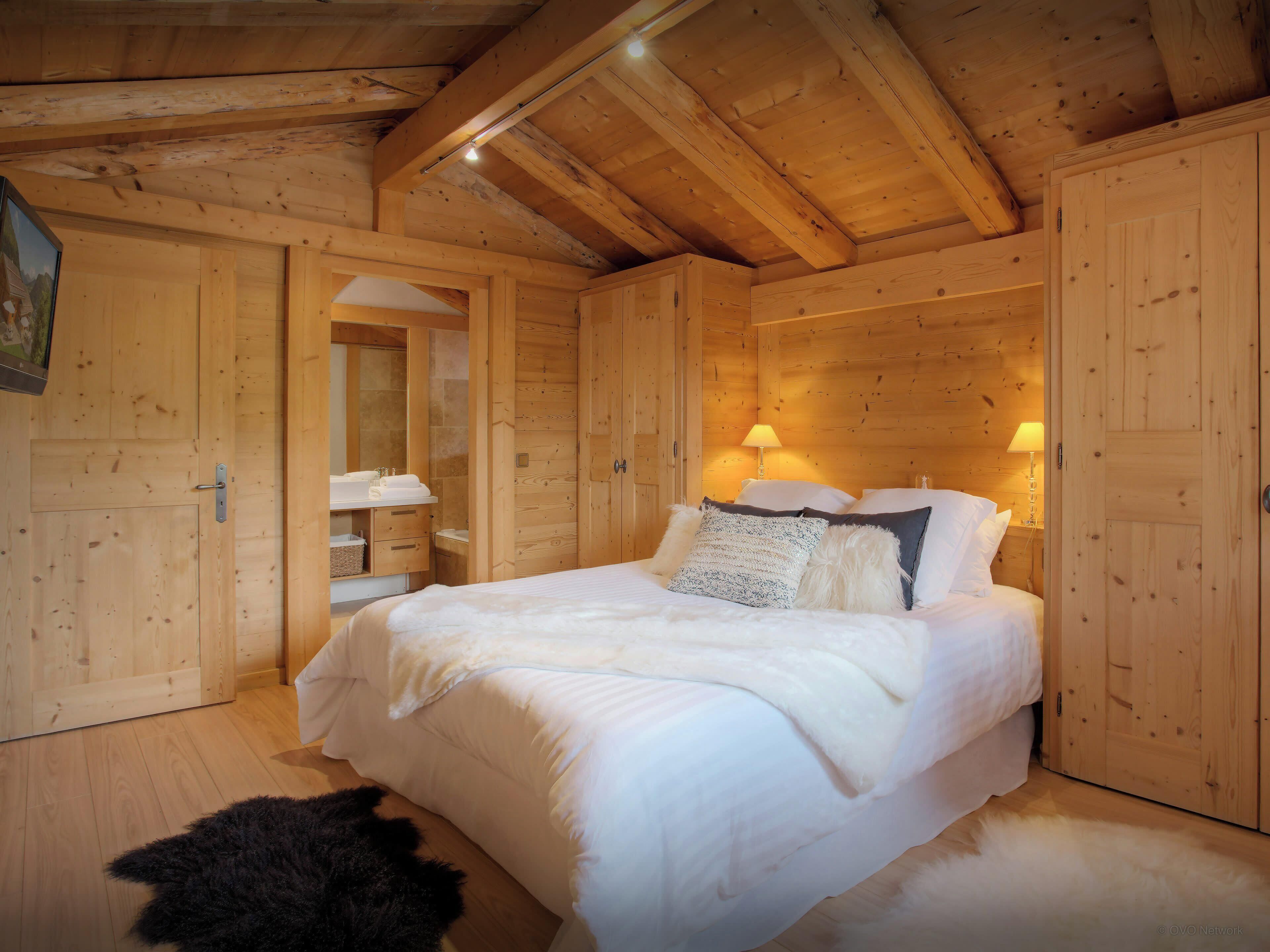 4 chambres, fer et planche à repasser, Wi-Fi, draps fournis