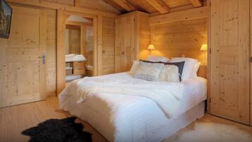 4 chambres, fer et planche à repasser, Wi-Fi, draps fournis