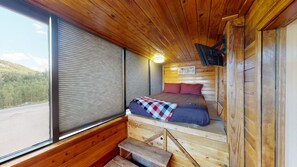 3 室のベッドルーム、旅行用ベビーベッド、WiFi、ベッドシーツ