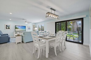 Dining - Blind Pass Condos at Bowman's Beach C109 on beautiful Sanibel Island (Sanibel)