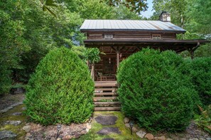 Exterior - Aunt Babbies Cabin | 1 Bed, 1 Bath (Pisgah Forest)