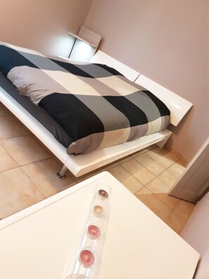 4 habitaciones, tabla de planchar con plancha y wifi gratis