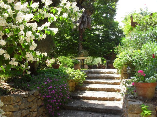 SALERNES Haut Var Charming house swimming pool 6x12 air conditionng park 70000m2