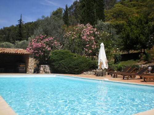 SALERNES Haut Var Charming house swimming pool 6x12 air conditionng park 70000m2