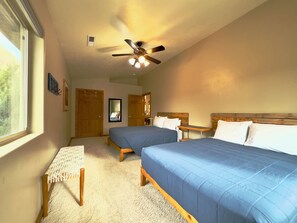 3 habitaciones, tabla de planchar con plancha, cuna de viaje y wifi