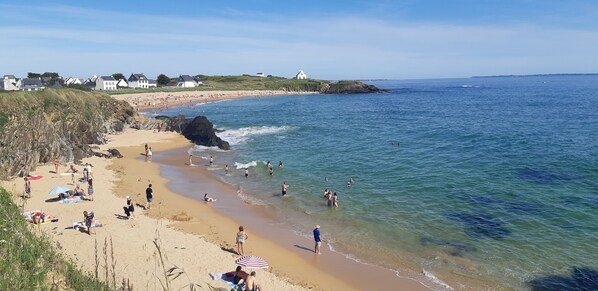 Una playa cerca