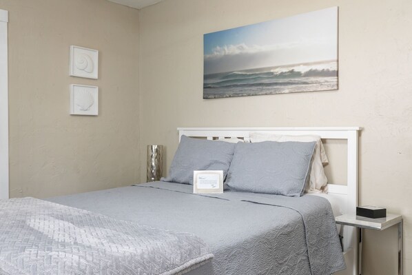 مكواة/لوح كي وواي فاي وملاءات أسرّة