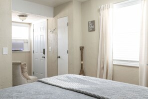 مكواة/لوح كي وواي فاي وملاءات أسرّة