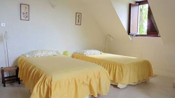 3 Schlafzimmer, Bügeleisen/Bügelbrett, Reisekinderbett, WLAN