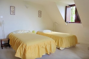 3 bedrooms, iron/ironing board, travel cot, WiFi