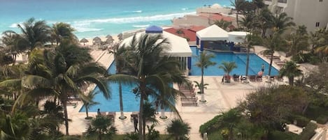 Outdoor pool, pool loungers