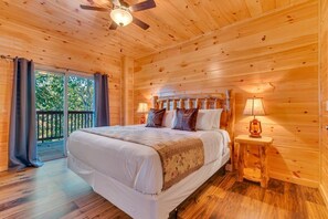 3 slaapkamers, een strijkplank/strijkijzer, internet, beddengoed