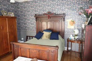 5 slaapkamers, een strijkplank/strijkijzer, gratis wifi, beddengoed