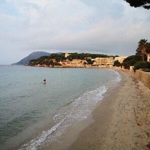 On the beach - Close to beaches, nice apartment 65 m2, with view, in very quiet residence (La Seyne-Sur-Mer)