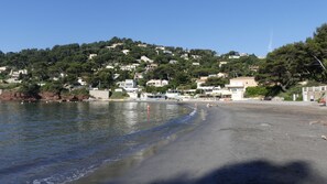 On the beach - Close to beaches, nice apartment 65 m2, with view, in very quiet residence (La Seyne-Sur-Mer)