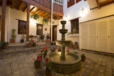 UNIQUE & STYLISH Boutique-Colonial Loft @ Quito Centro Historic