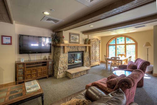 Penthouse in River Run w/ Slope Views & Short Walk to Lifts, Shops and Dining