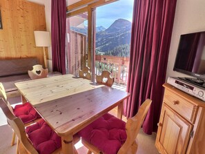 Interior - Lovely bright duplex, stunning mountain view, 4 rooms, 5/6 people, 3 TVs (Méribel)
