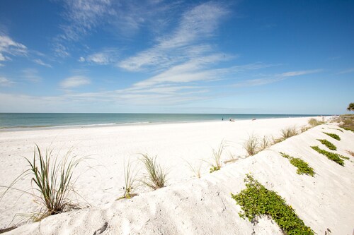 Beachfront steps to beach with Remodeled Kitchen, Quartz Countertops