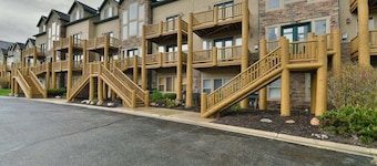 Nice 2 BR 2BTH close to Hot tub