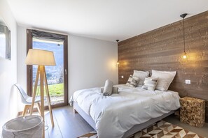 5 chambres, fer et planche à repasser, lit parapluie, Wi-Fi gratuit