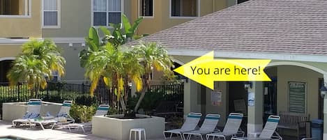 حمّام سباحة مُدفَّأ