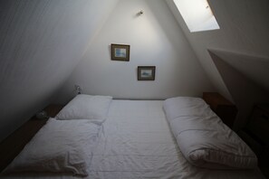 3 bedrooms, iron/ironing board, WiFi