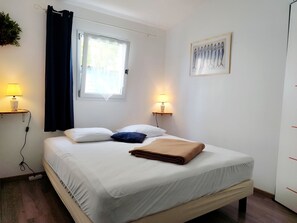 2 Schlafzimmer, Bügeleisen/Bügelbrett, Reisekinderbett, kostenloses WLAN