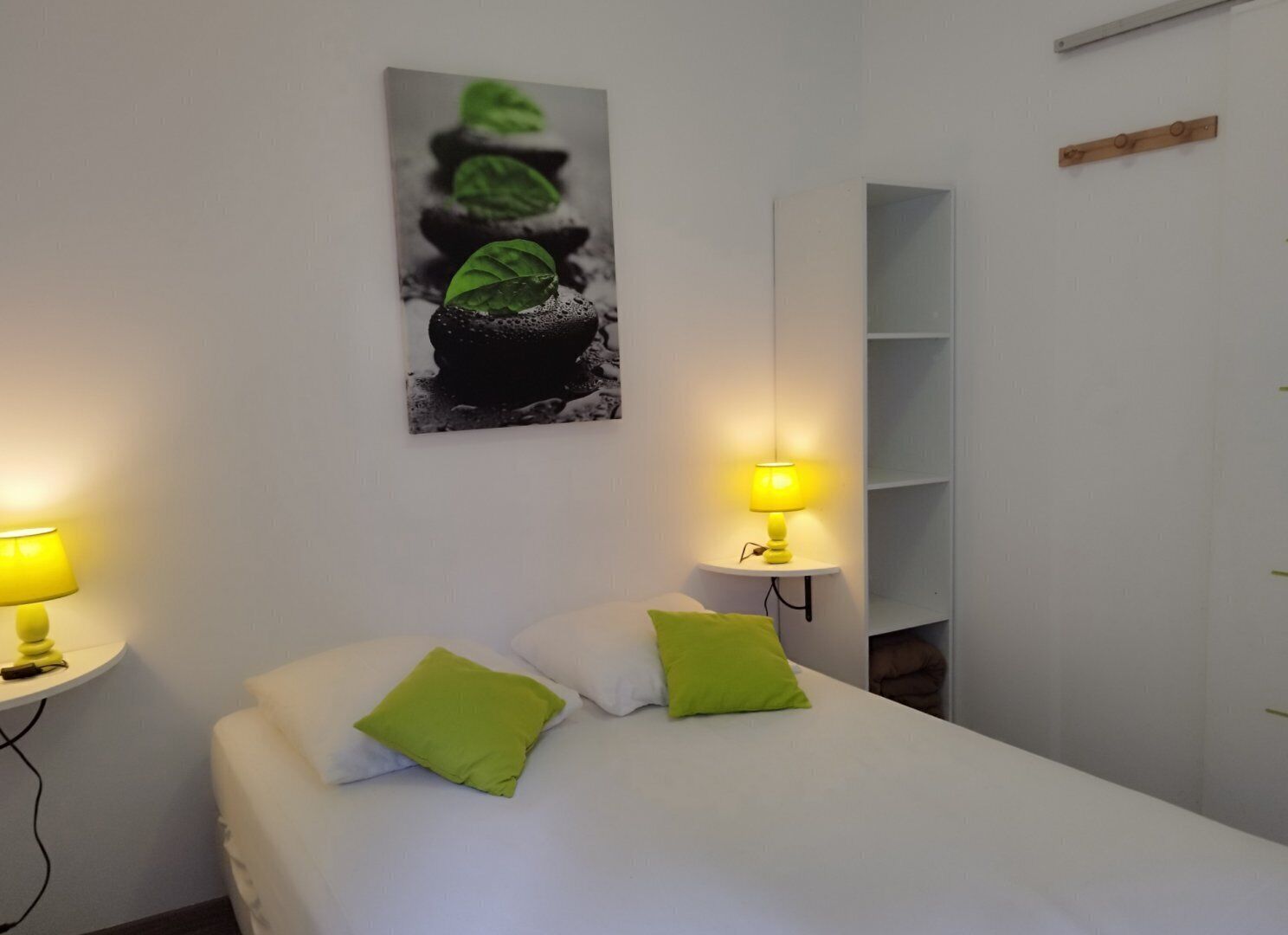 2 bedrooms, iron/ironing board, travel cot, free WiFi
