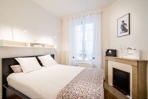 2 bedrooms, iron/ironing board, travel crib, free WiFi - ⭐️⭐️⭐️Cathédrale, bright space in the heart of town (Reims)