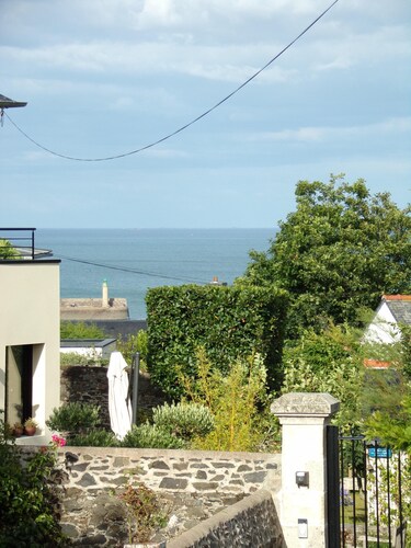 Quiet studio near the sea