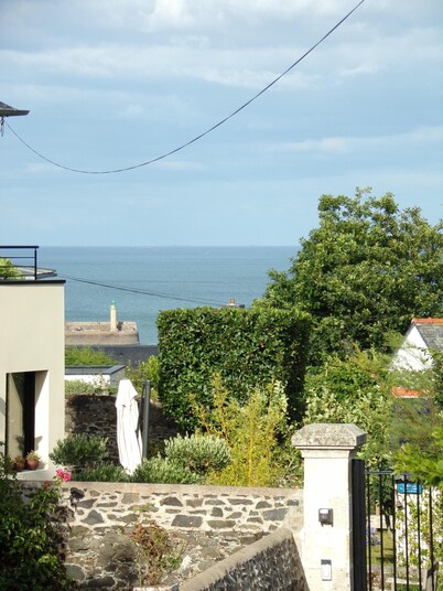 Quiet studio near the sea