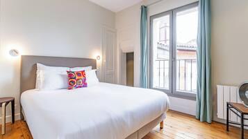 2 chambres, fer et planche à repasser, Wi-Fi, draps fournis