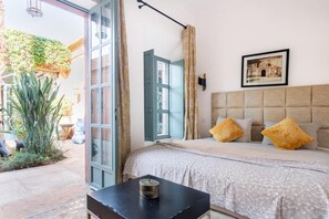 4 bedrooms, in-room safe, iron/ironing board, travel crib