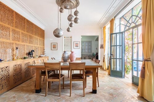 Luxurious Villa exclusively in Marrakech with peaceful swimming pool not overlooked