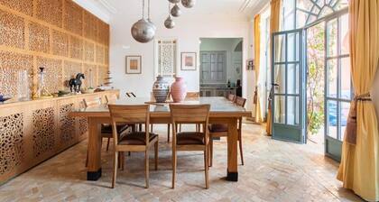 Luxurious Villa exclusively in Marrakech with peaceful swimming pool not overlooked