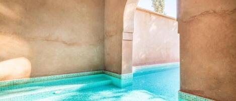 Ulkouima-allas, lämmitetty uima-allas