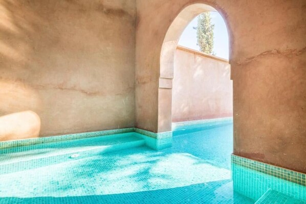 Outdoor pool, a heated pool - Luxurious Villa exclusively in Marrakech with peaceful swimming pool not overlooked (Oulad Hassoune)