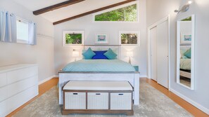 2 bedrooms, iron/ironing board, Internet, bed sheets - Star Cove: Luxury Couples Retreat! (Hammondsport)
