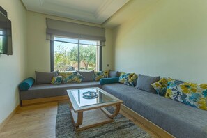 TV, fireplace, table tennis