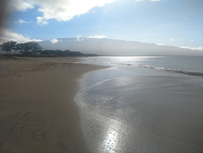 Beach nearby, sun loungers, beach towels