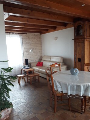 TV - Detached house near DES SABLES D'OLONNE (Vairé)