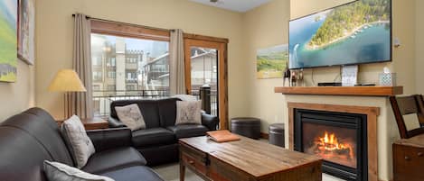 Smart TV, fireplace, DVD player