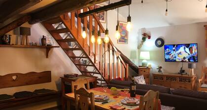 Valoisa ylitysasunto jalankulkijoiden keskustassa 6 hengelle