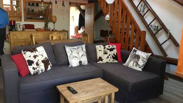 TV, DVD player, stereo, computer monitors