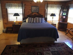 3 chambres, bureau, fer et planche à repasser, accès au Wi-Fi (inclus)