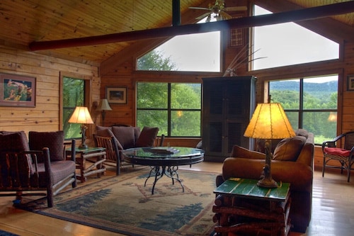 My Blue Heaven Cabin.  Little Buffalo River access. A stargazer's delight!