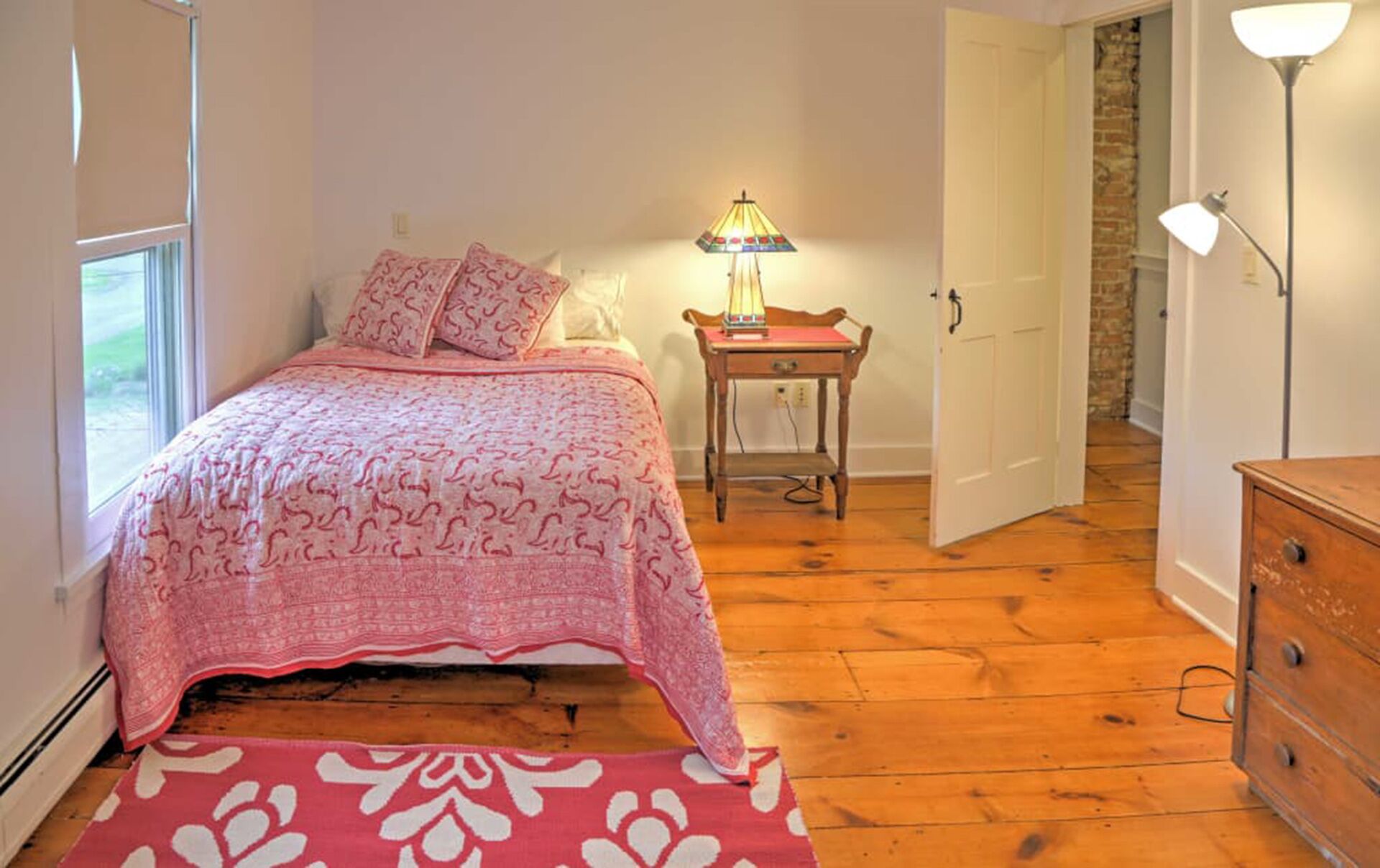 3 bedrooms, desk, free WiFi, bed sheets