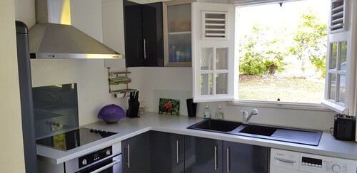 MAISON CREOLE - SAINTE-ANNE (WIFI / TERRAIN ARBORICOLE 1ha)